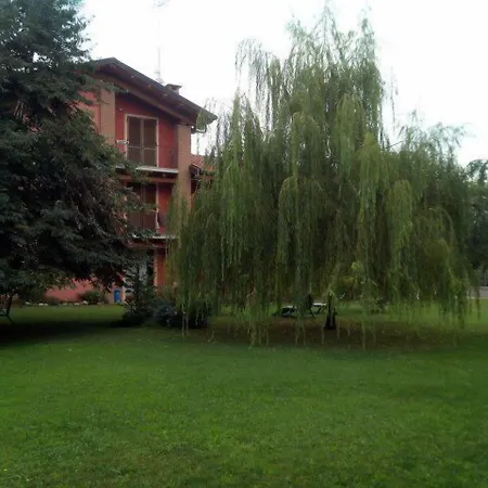 Milu Nocleg ze śniadaniem 4*