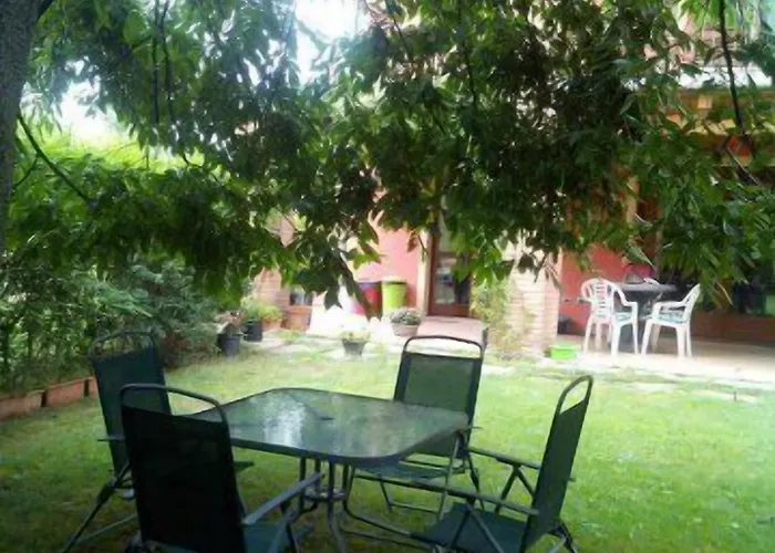 לינה וארוחת בוקר Milu קונאו