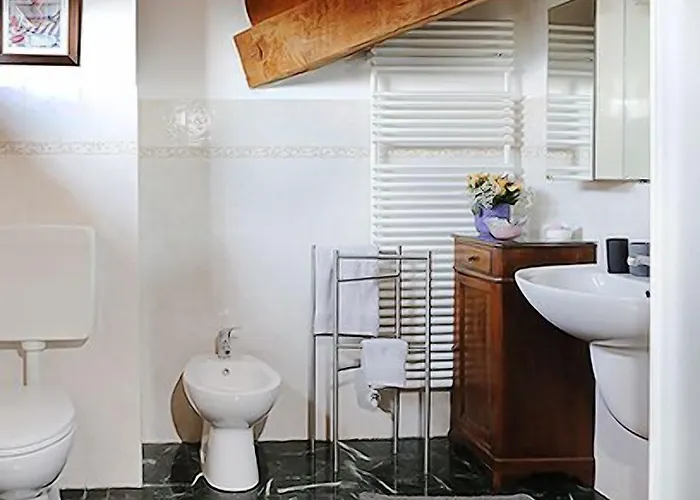 לינה וארוחת בוקר Milu 4*