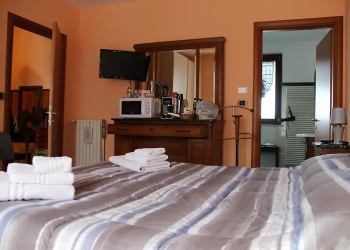 לינה וארוחת בוקר Milu 4*